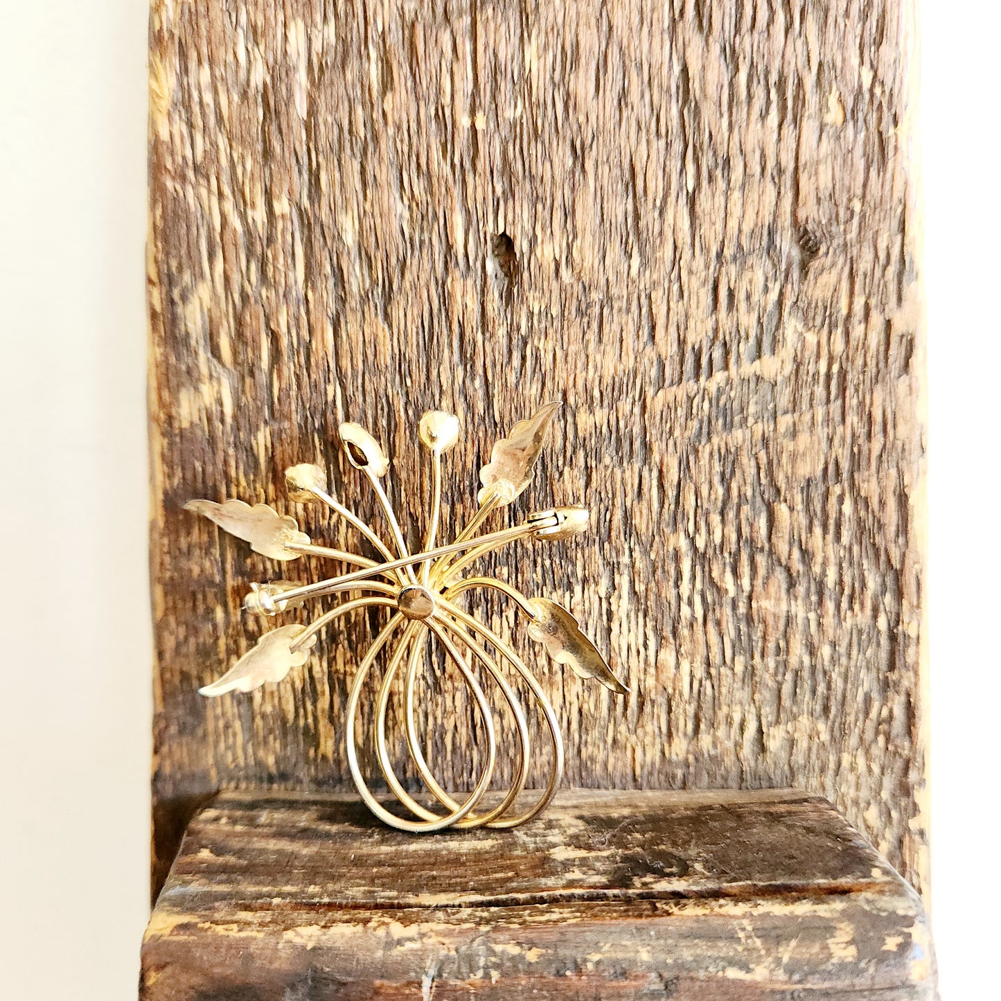 Vintage Goldtone Starburst Pin