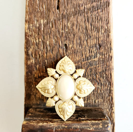 Vintage Oversized Goldtone Brooch