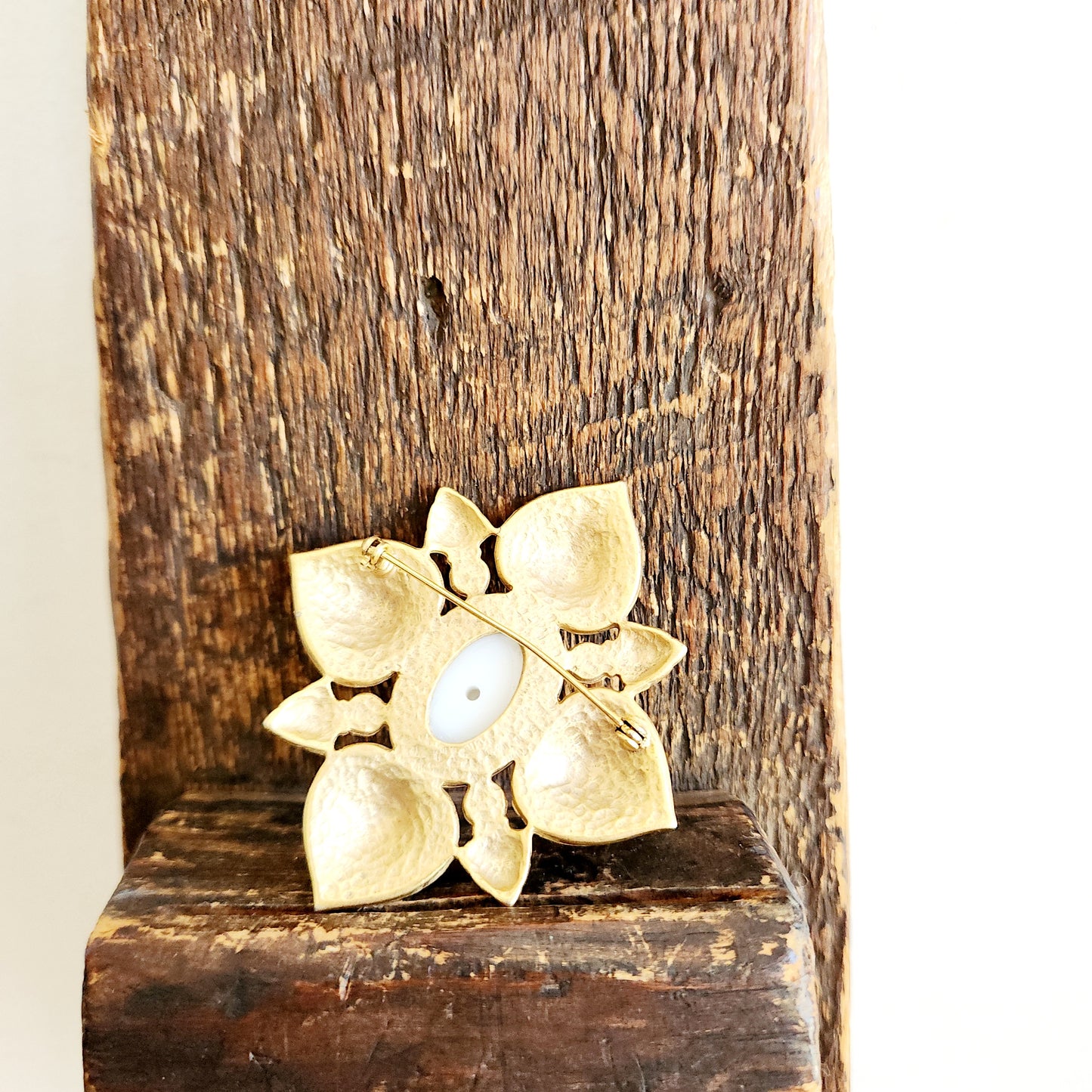 Vintage Oversized Goldtone Brooch