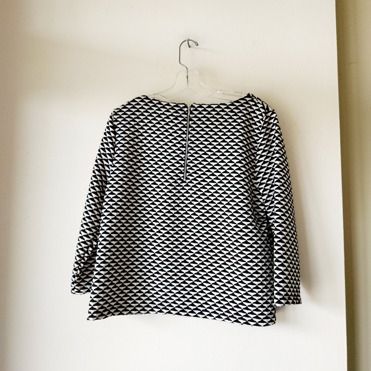 Travelers by Chico's Crop Fit Textured Top - size 8