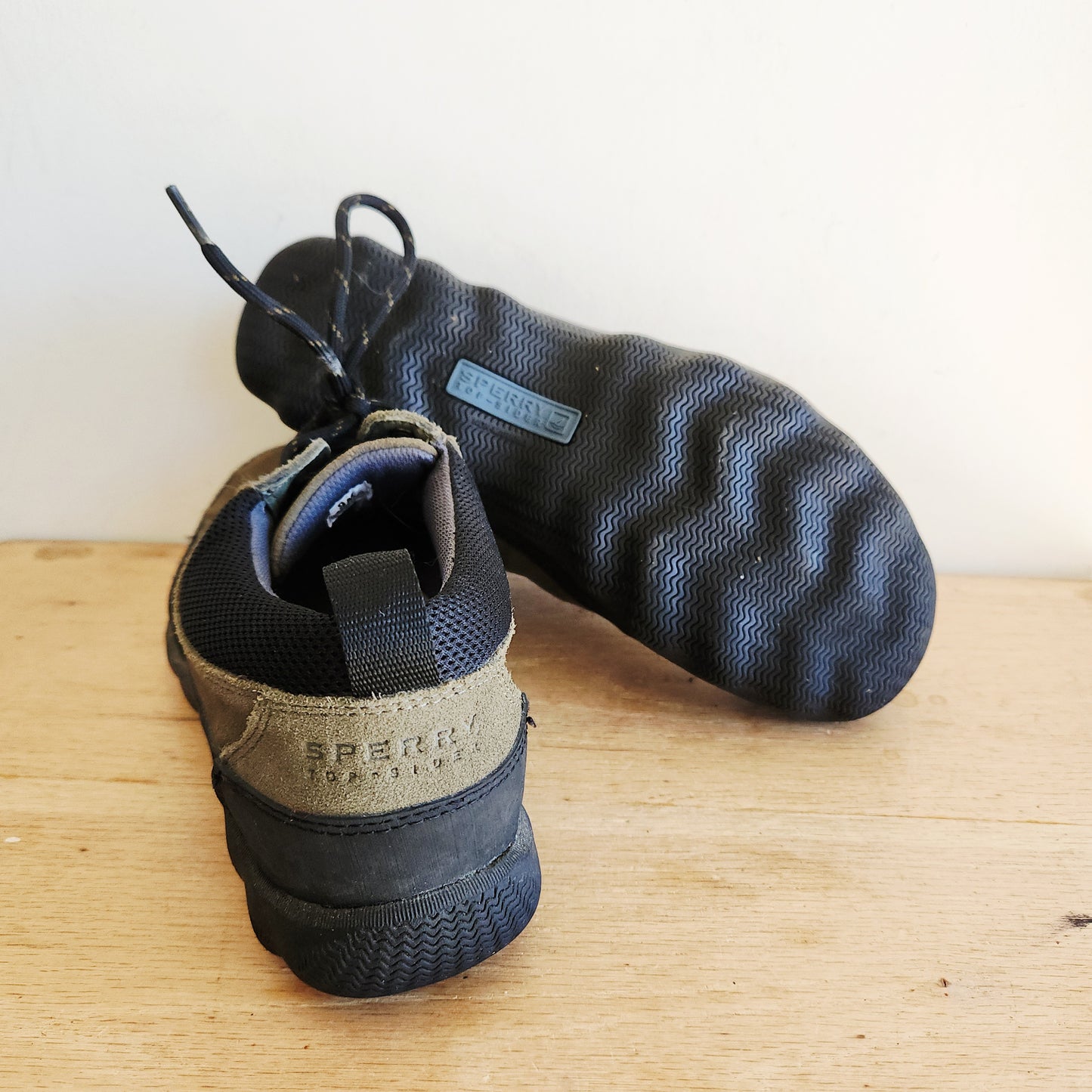 Sperry Topsiders Water Resistant Ankle Boots - size 9M