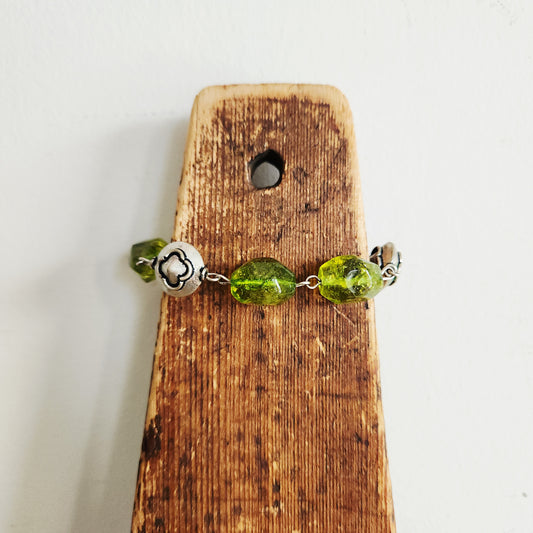 Bead Bracelet with Leaf Motif