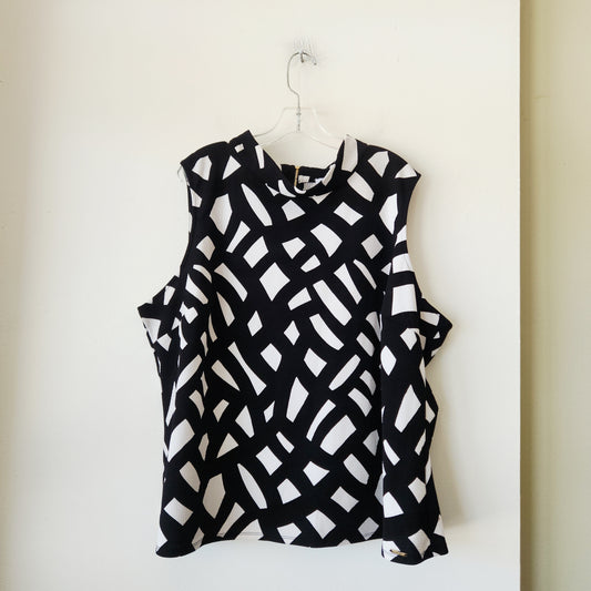 Calvin Klein Black & White Sleeveless Top - 3X