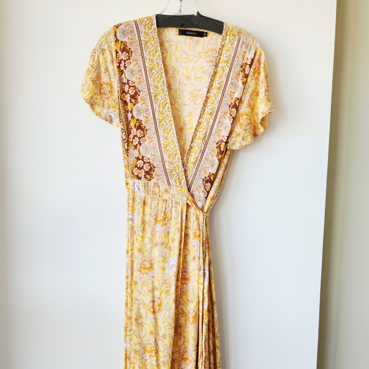 Zesica Wrap Maxi Dress - M