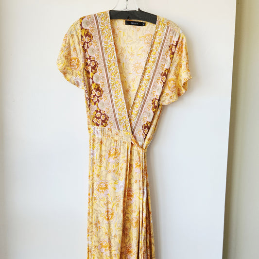 Zesica Wrap Maxi Dress - M