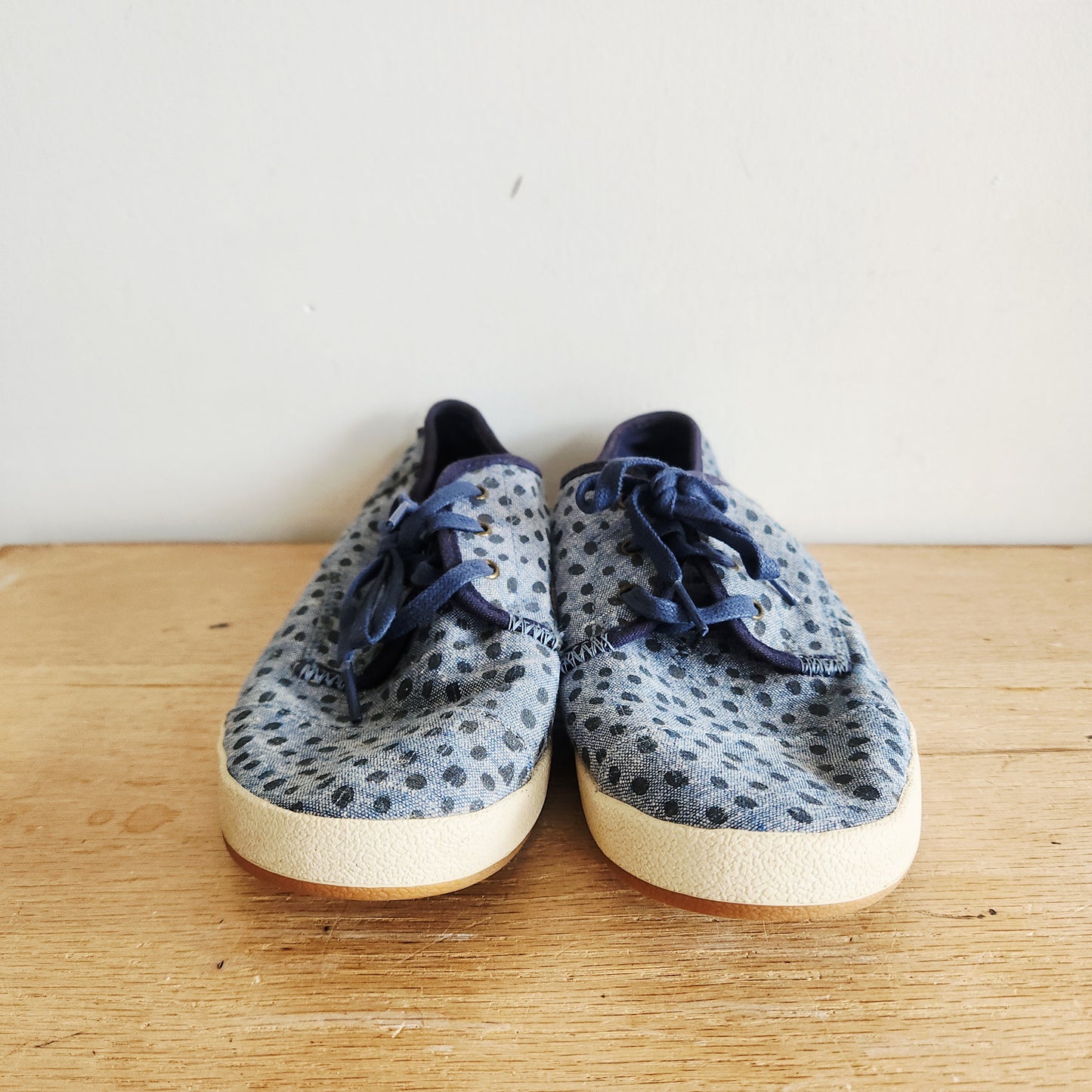 Tom's Lightweight Sneakers - size 8.5