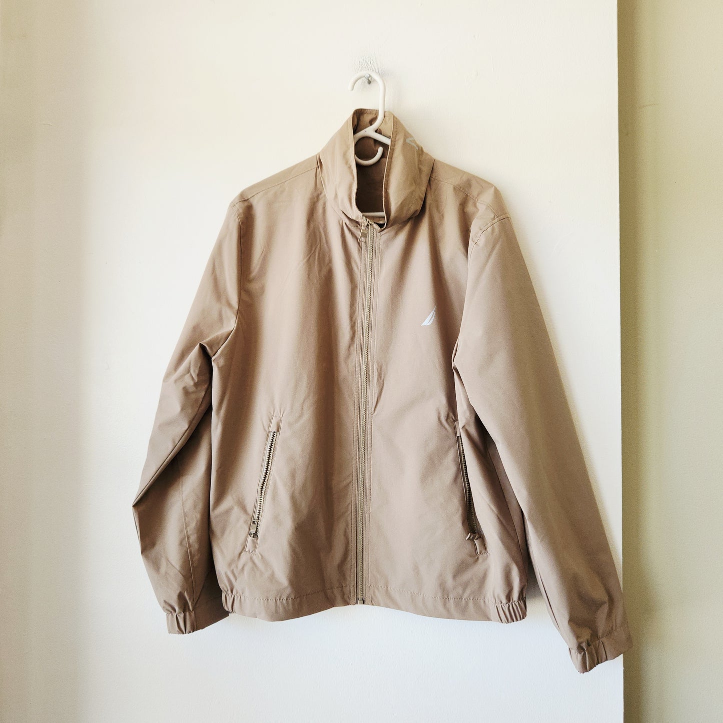 Nautica Lightweight Jacket with Pack Away Hoodie - M