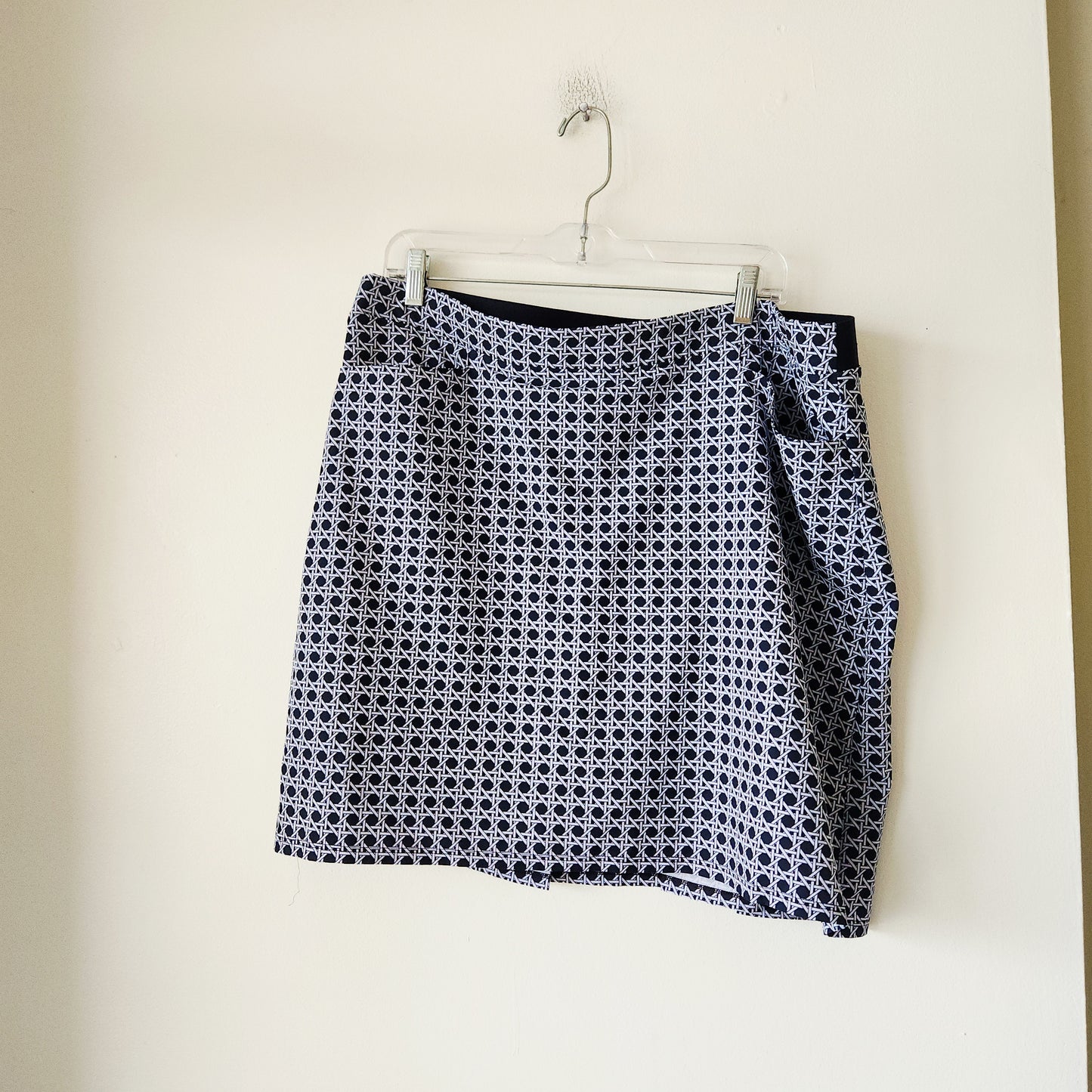 Chico's Navy & White Skort - size 16