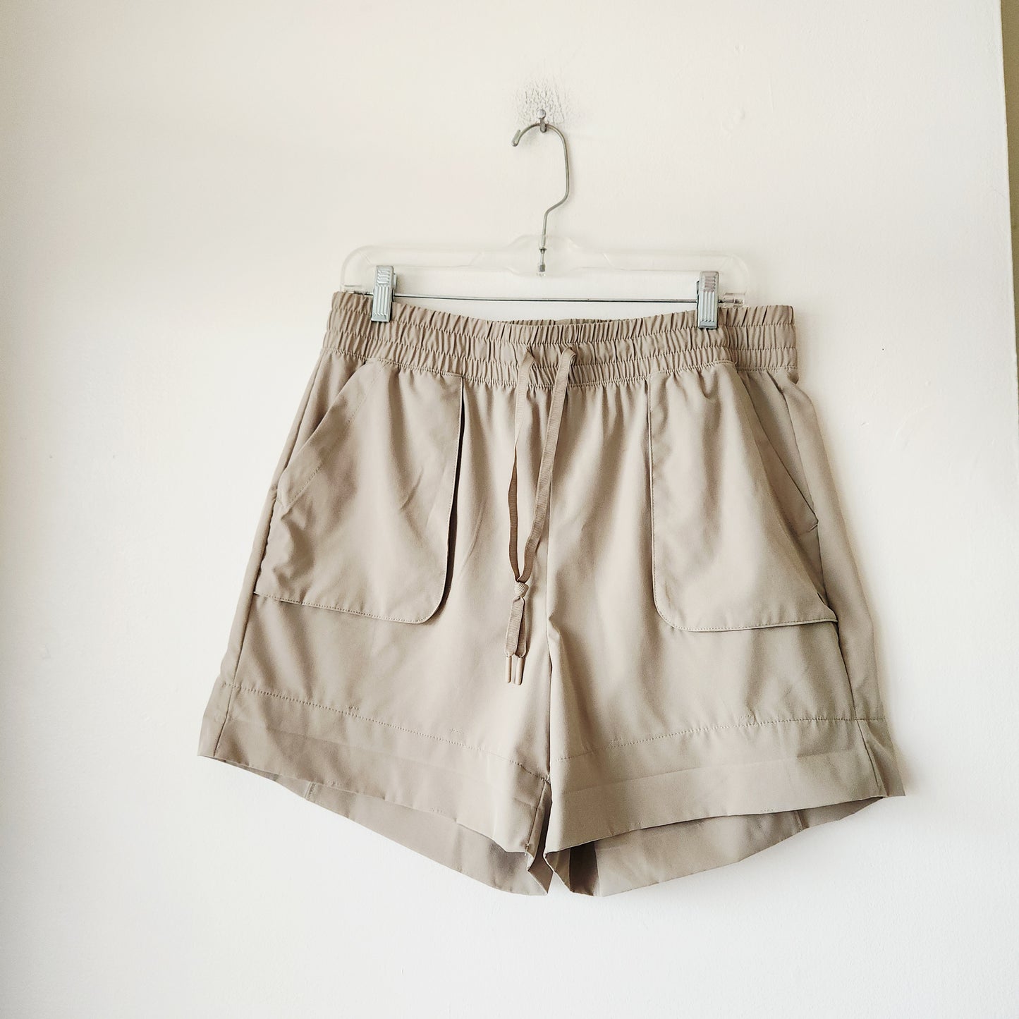 Apana Drawstring Shorts with Pockets - L