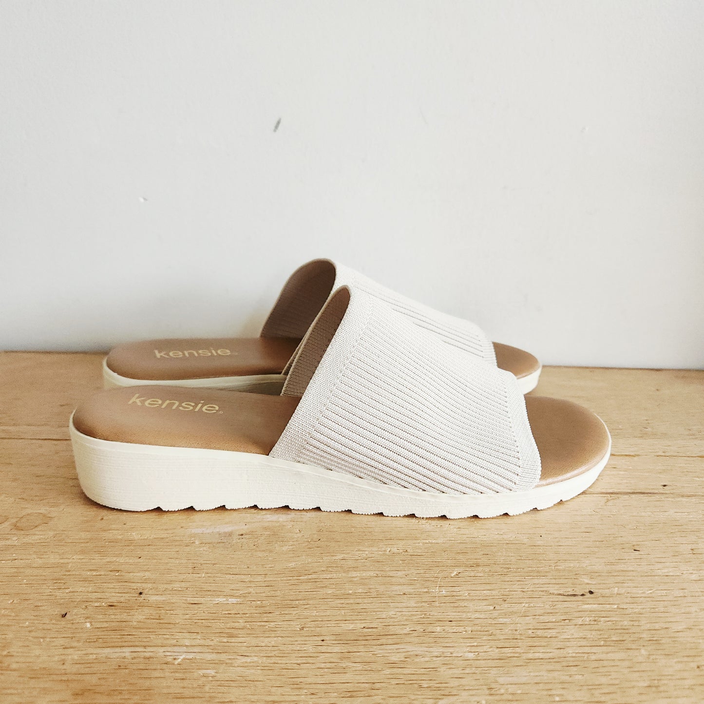 Kensie Slide Sandals - size 8M