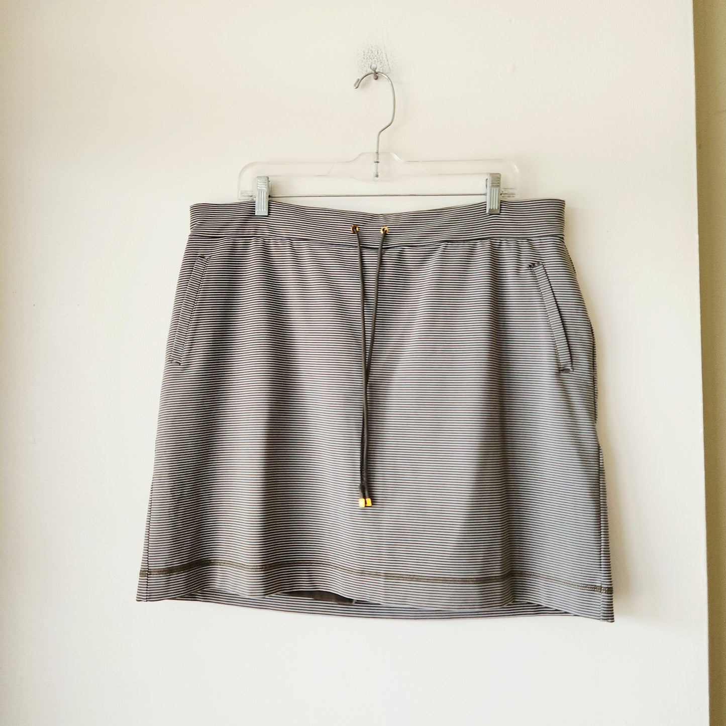 Chico's Drawstring Skort - size 16/18