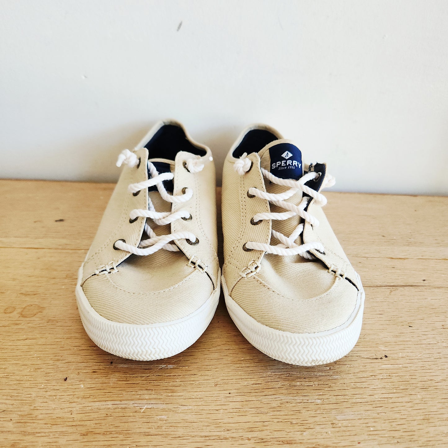 Sperry Topsiders Low Top Sneakers - size 8