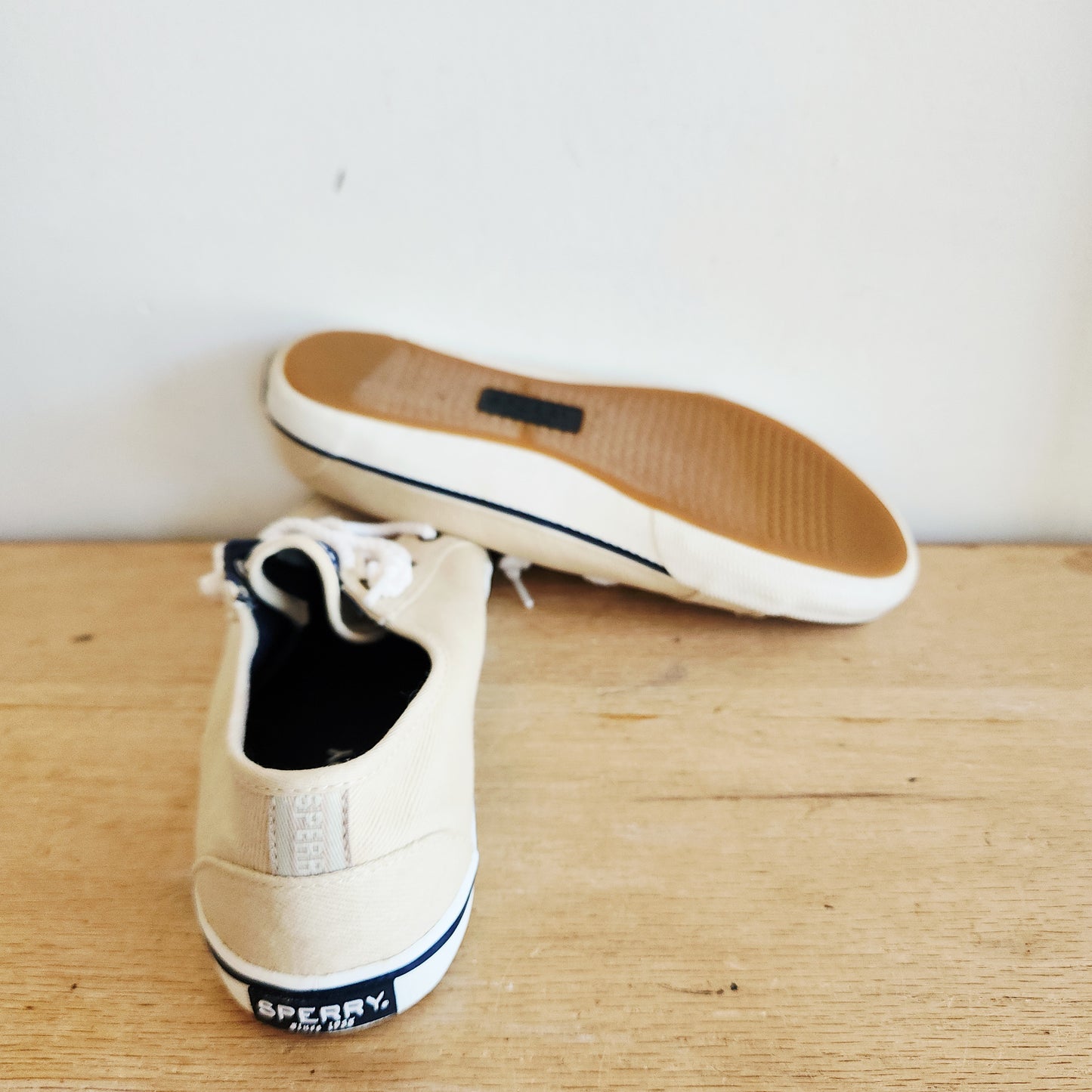Sperry Topsiders Low Top Sneakers - size 8