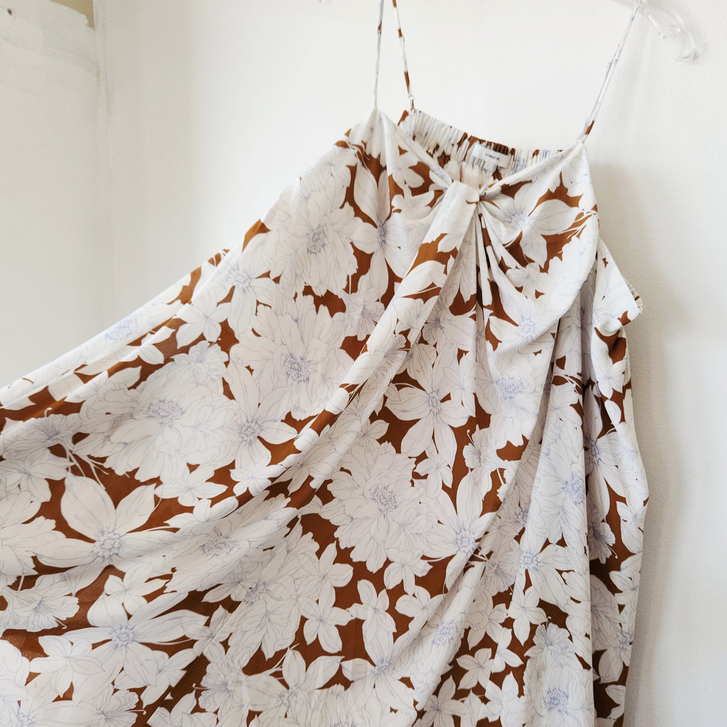 Vince. Flowy Sundress with Twist Detail at Neckline - L
