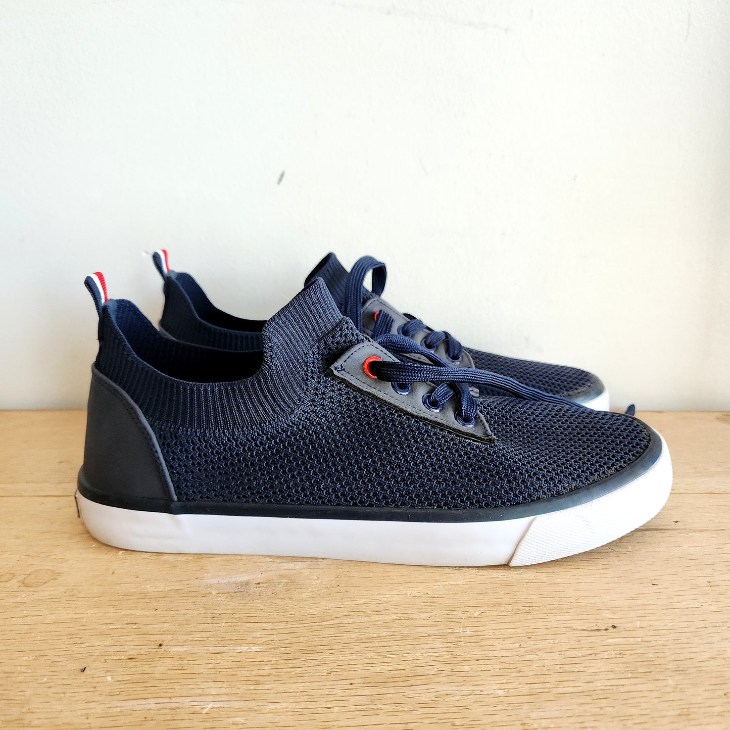 Tommy Bahama Woven Navy Sneakers - size 9.5