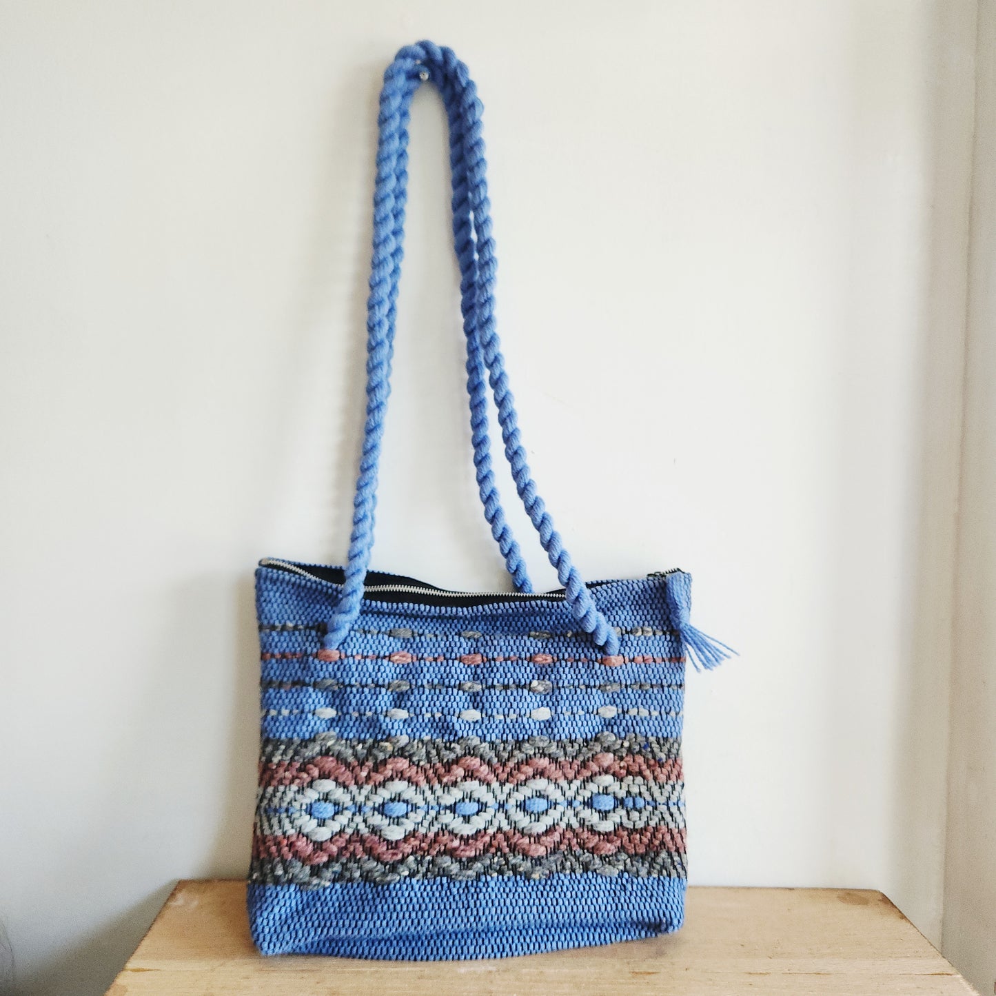Vintage Woven Zip Top Tote