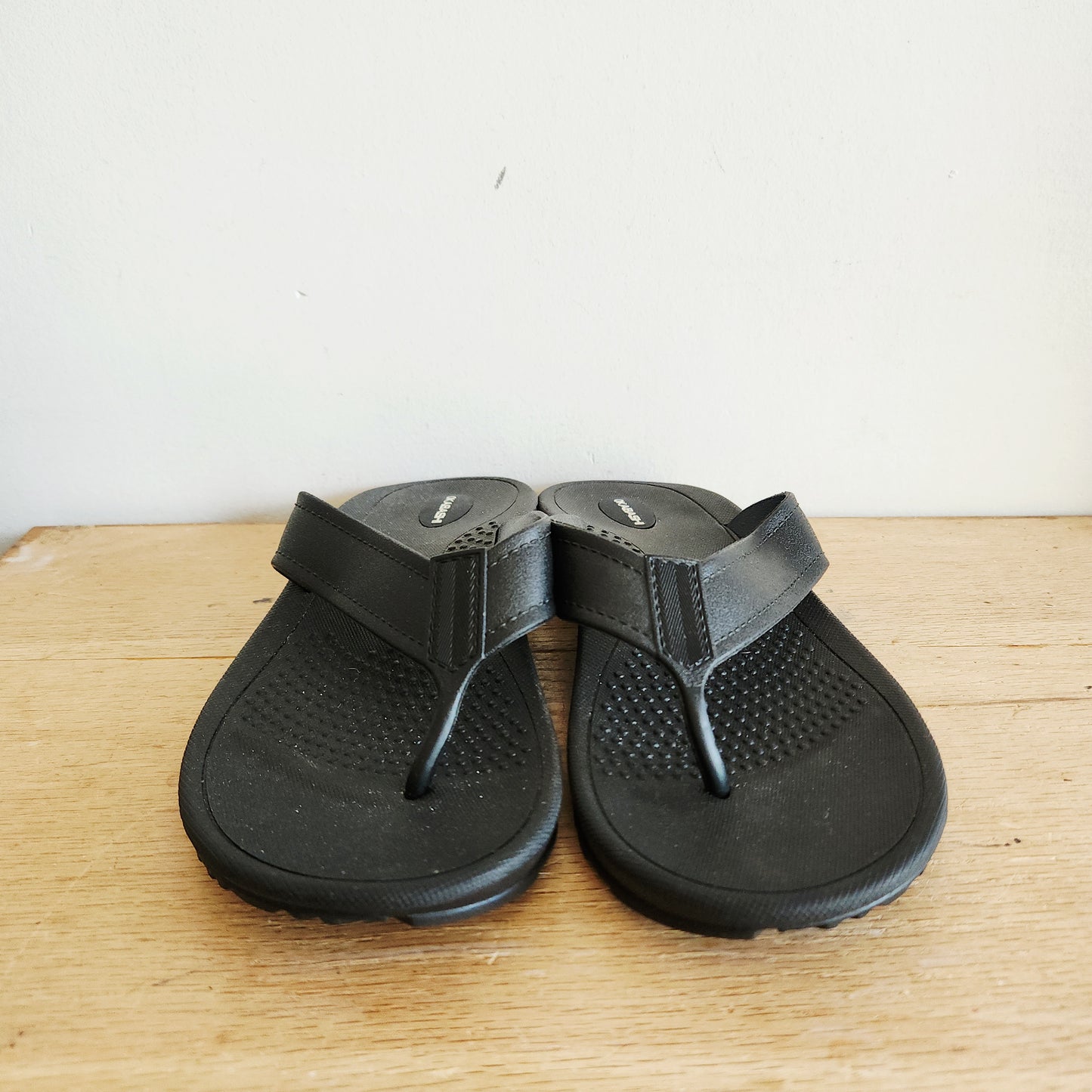 Okabashi Black Flip Flops - size 9/10