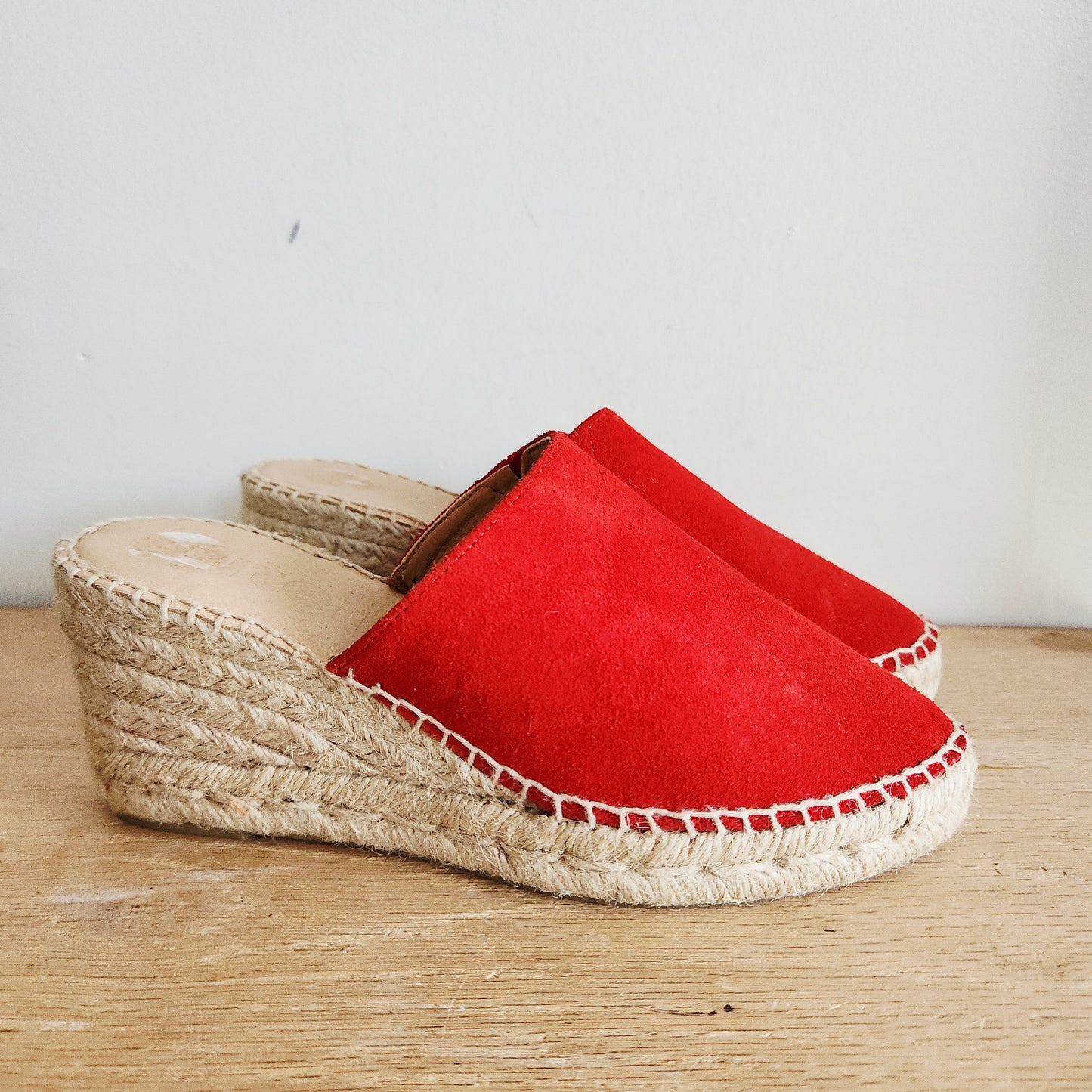 Jutelia Tomato Red Espadrille Wedges - size 37