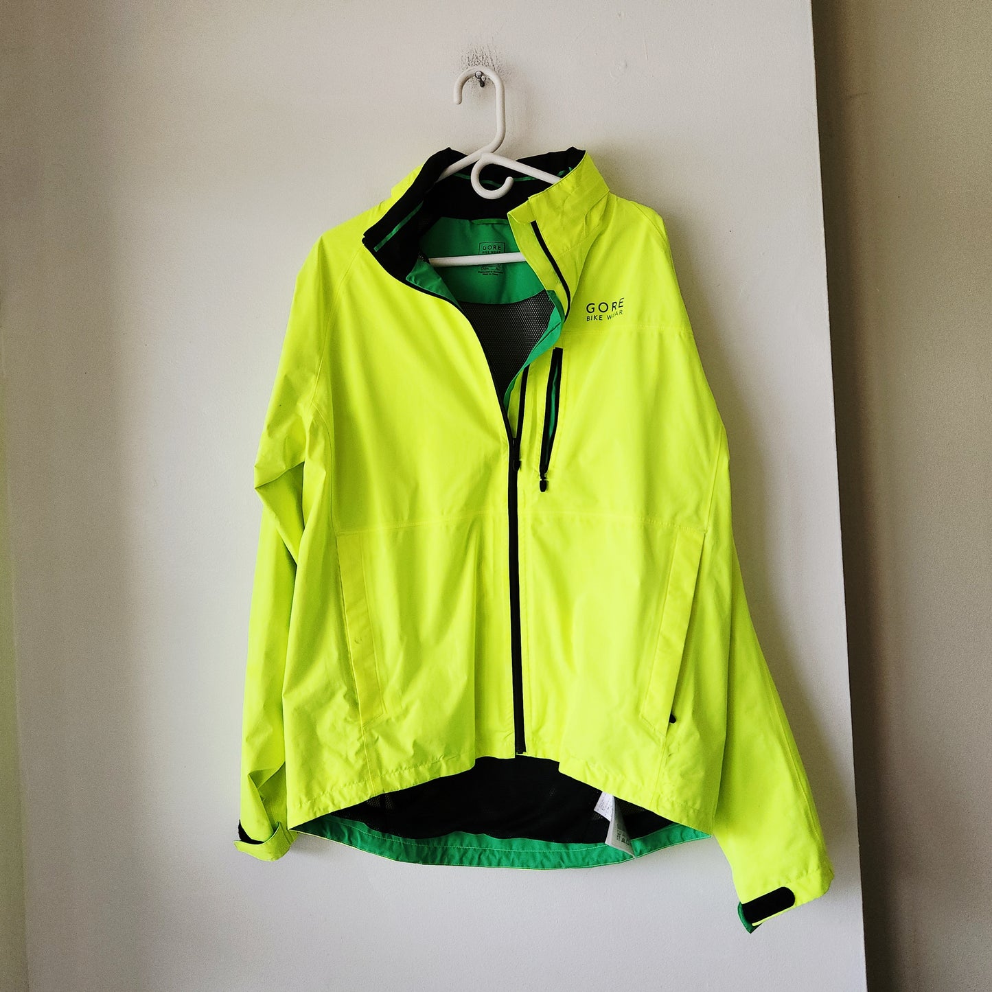 Gore Bike Wear High Visibility Gore-Tex Jacket - Men's L
