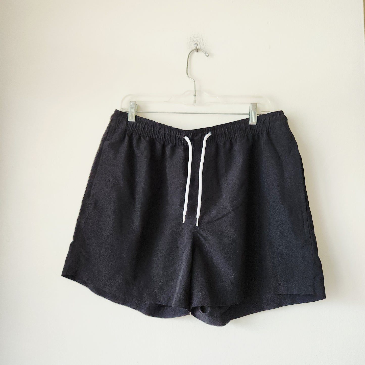 Wave Zone Black Drawstring Shorts - L