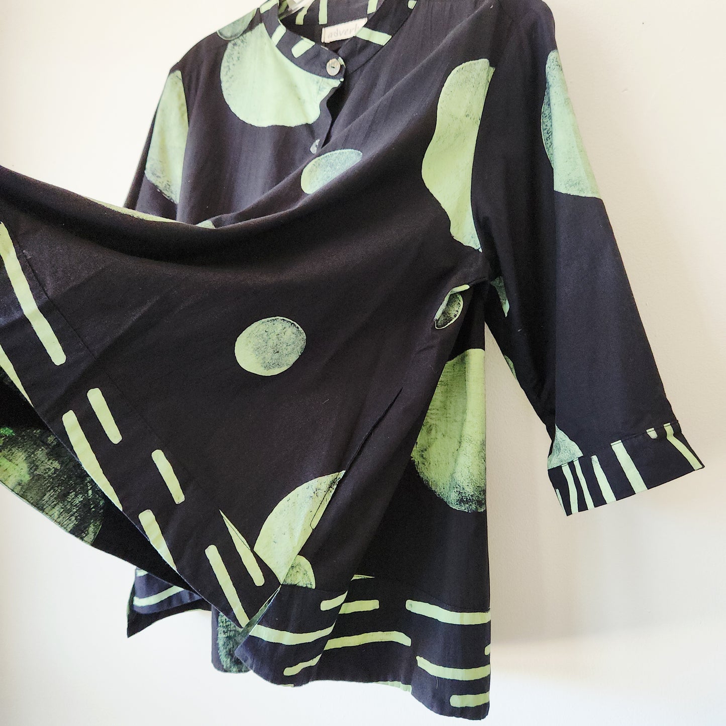 Adverb Swing Hem Top with Pockets - L