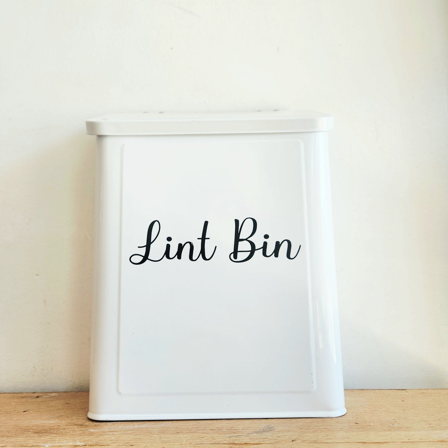 Laundry Room Magnetic Lint Bin LIKE NEW