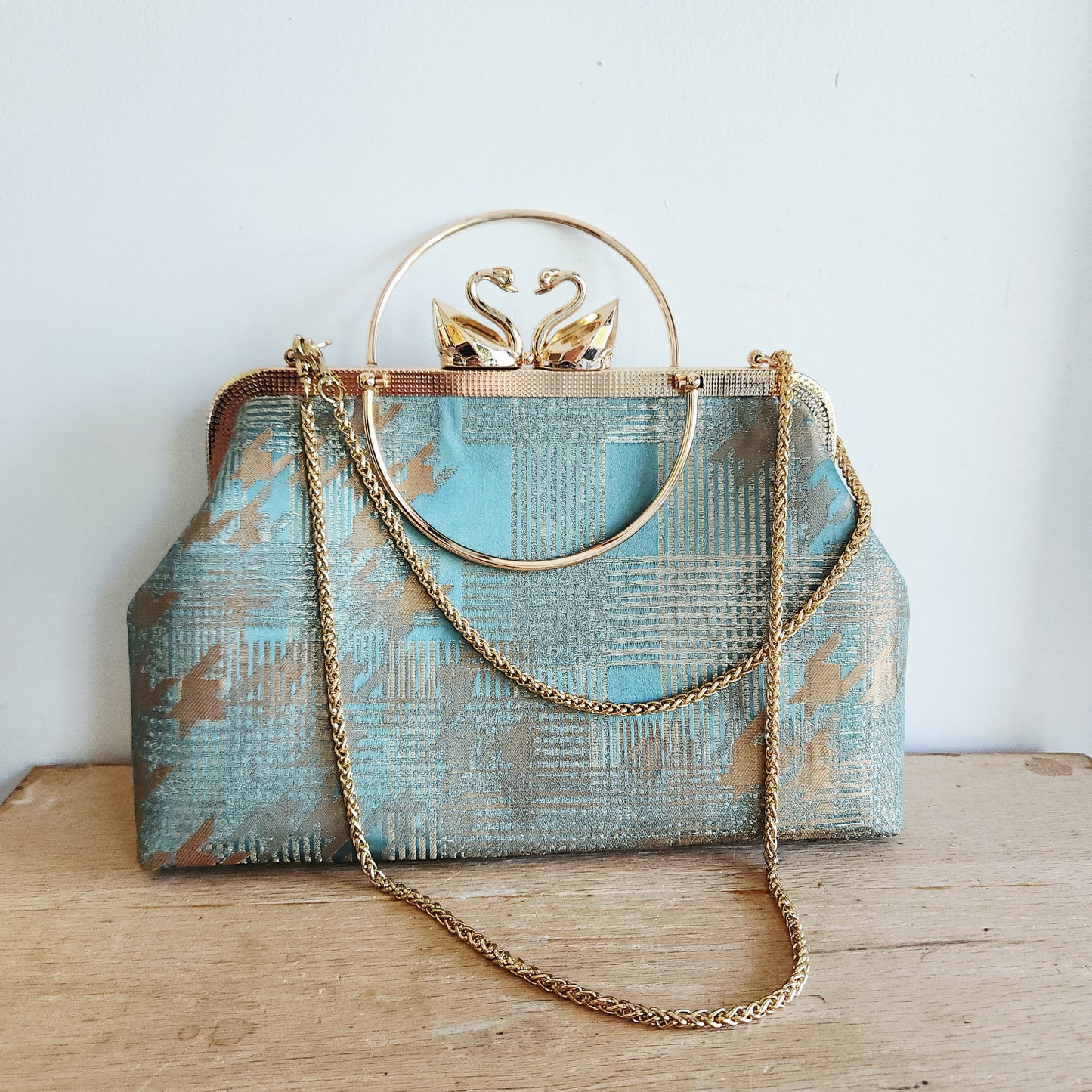 Suxia Design & Sew Purse with Swan Motif Snap Top