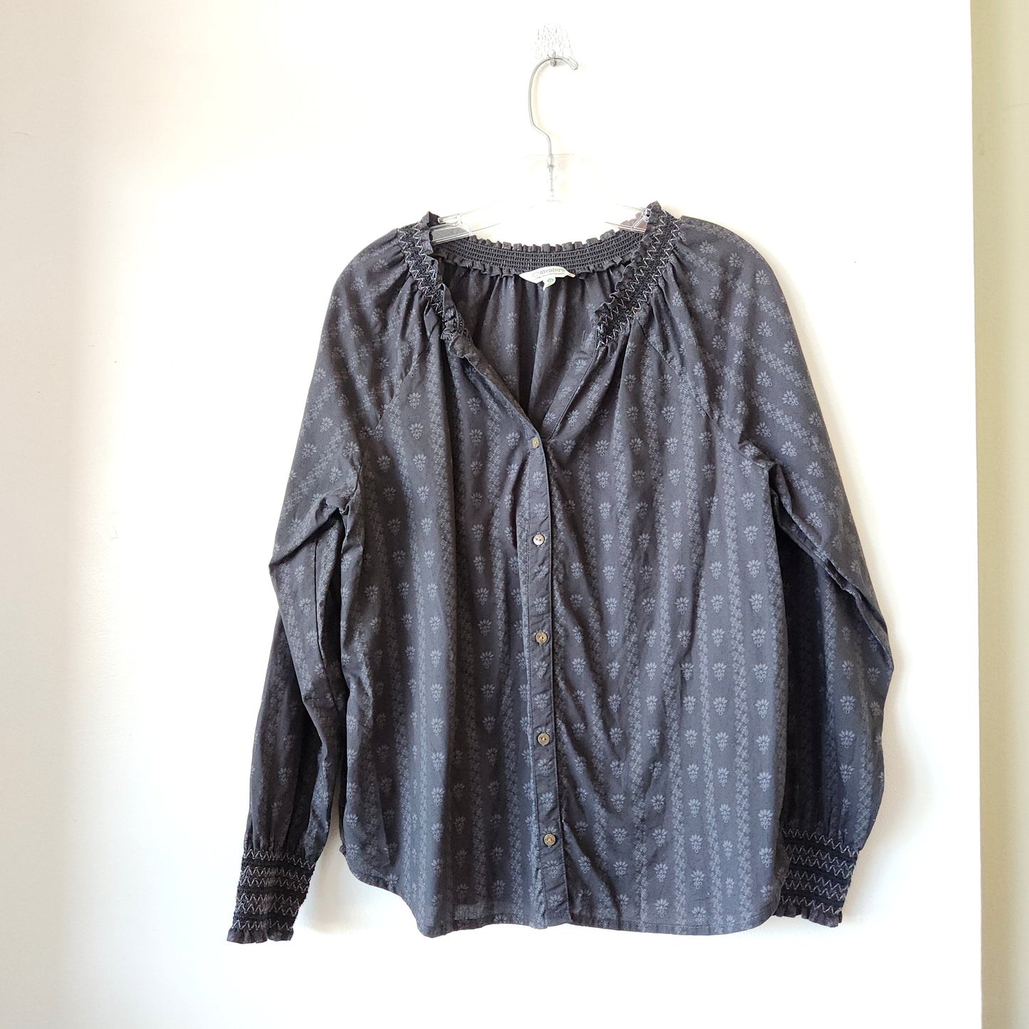 Aventura 100% Organic Cotton Top with Smocked Details - M