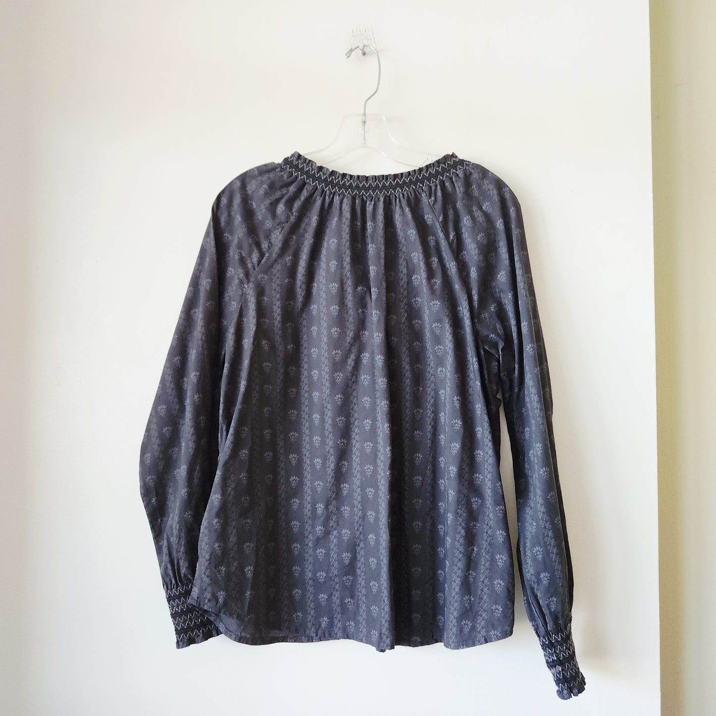 Aventura 100% Organic Cotton Top with Smocked Details - M