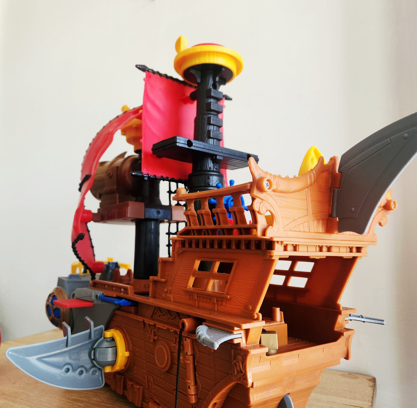 Fisher -Price Imaginext Shark Bite Pirate Ship