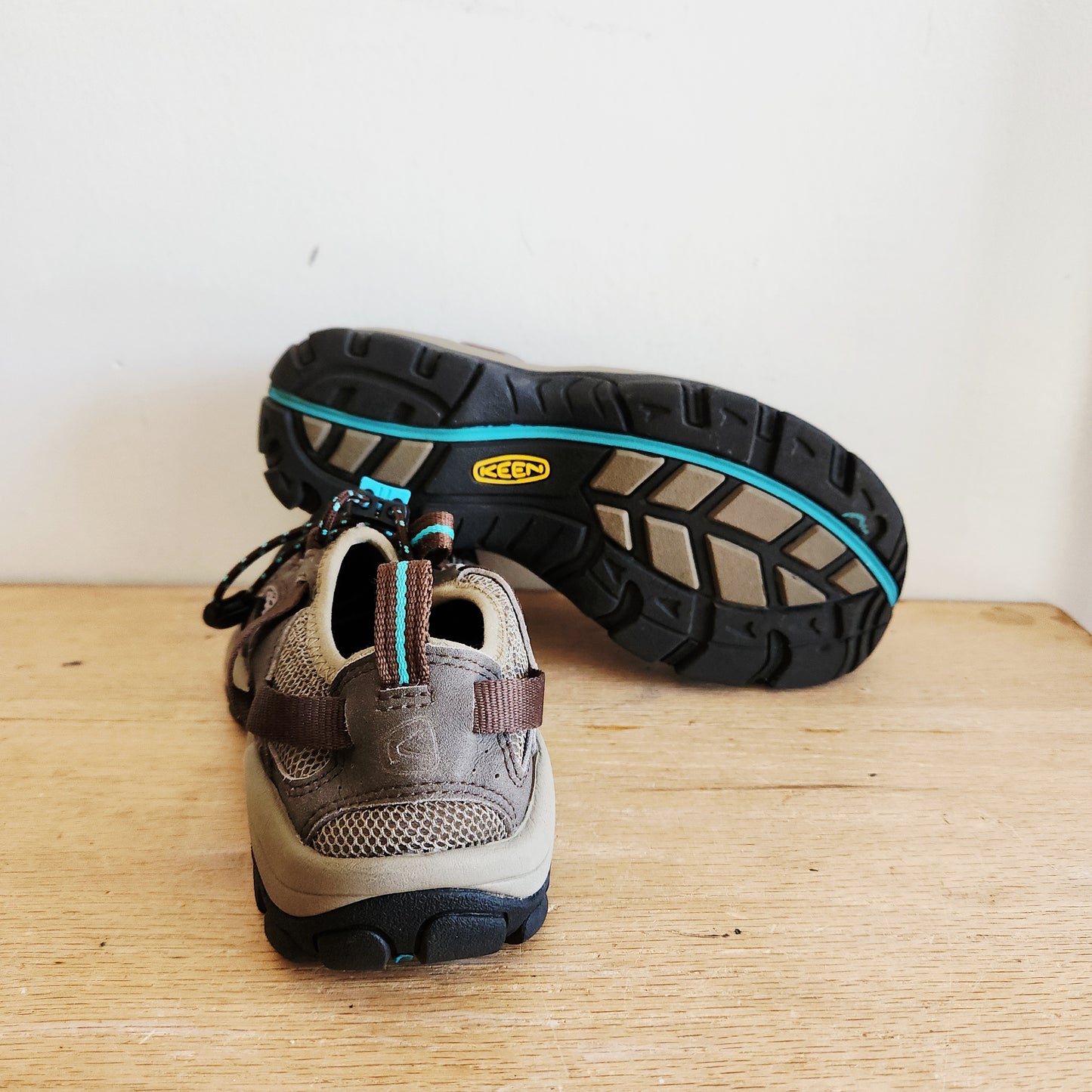 Keen H2 Hiking Shoes - size 7.5