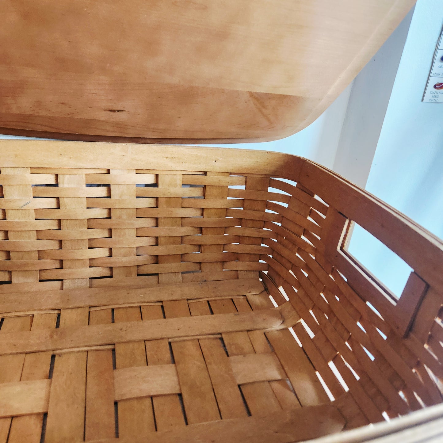 Longaberger Basket Large Size with Lid  16" x 21" 2005