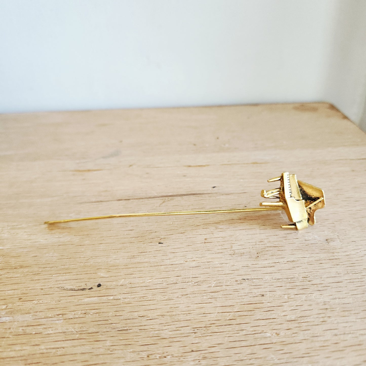 Goldtone Piano Metal Bookmark