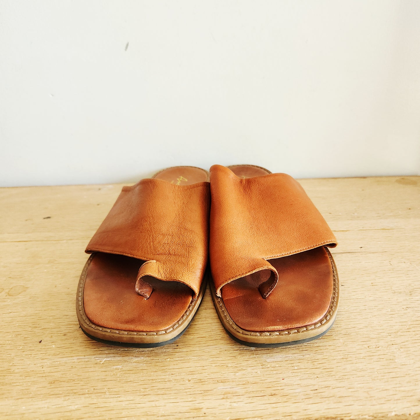 Avellini Leather Slides - size 9