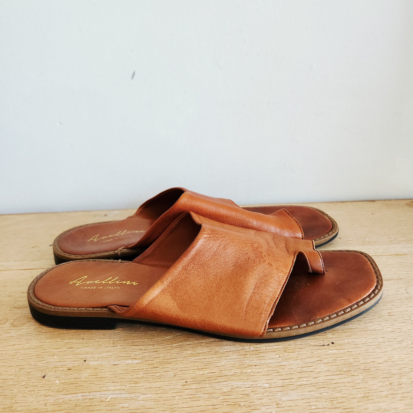 Avellini Leather Slides - size 9