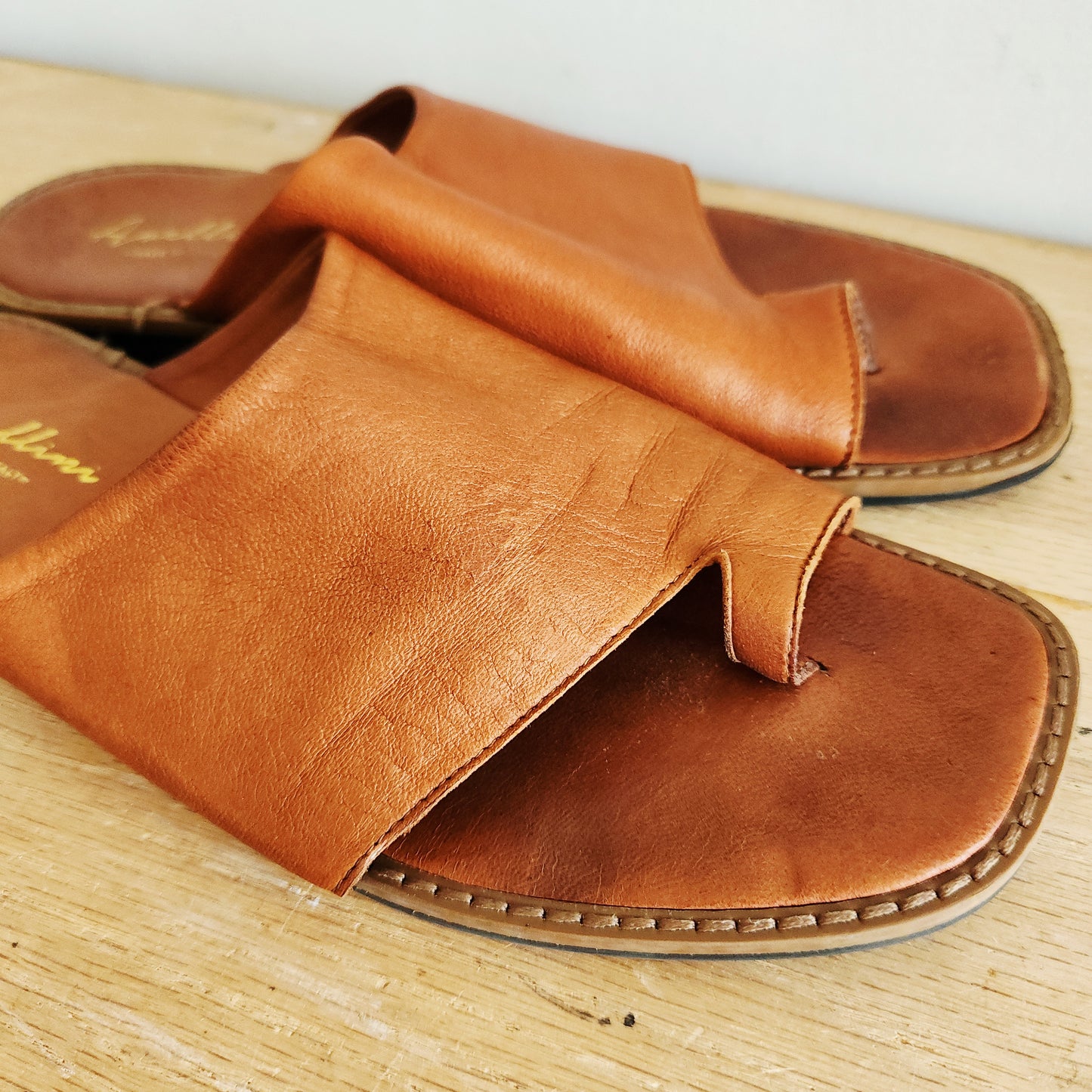 Avellini Leather Slides - size 9