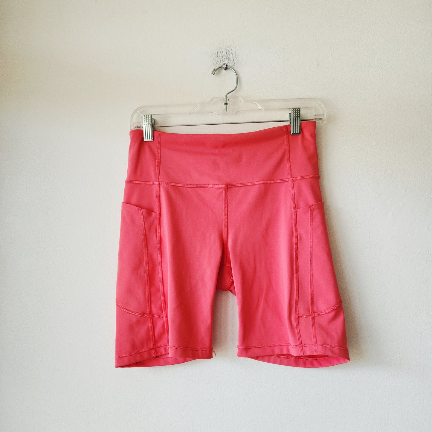 Athleta Ultimate Stash 7" Shorts - M