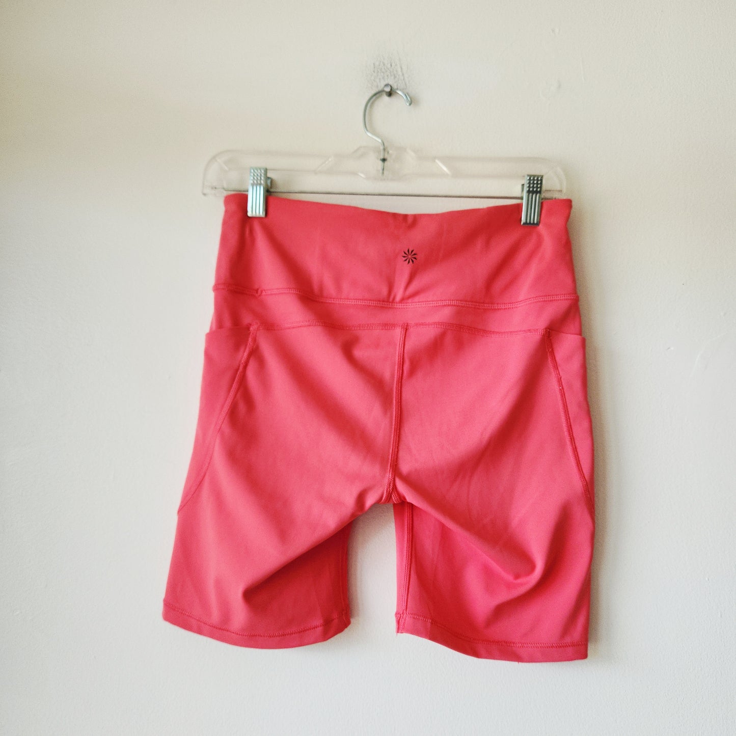 Athleta Ultimate Stash 7" Shorts - M