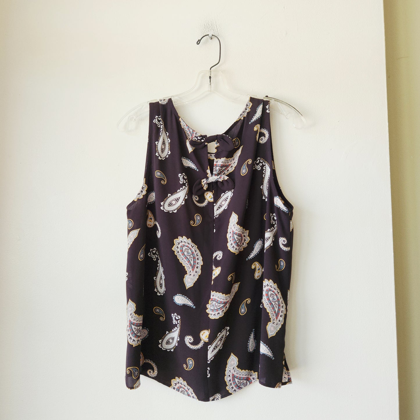Loft Sleeveless Paisley Top with Bow Details - L Petite