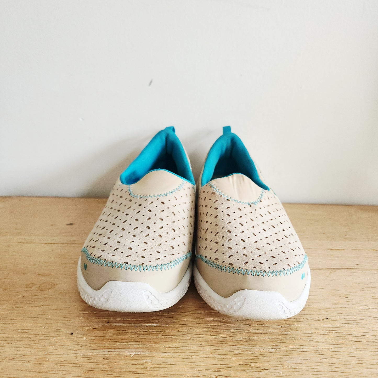 Rÿka Slip On Sneakers - size 8M