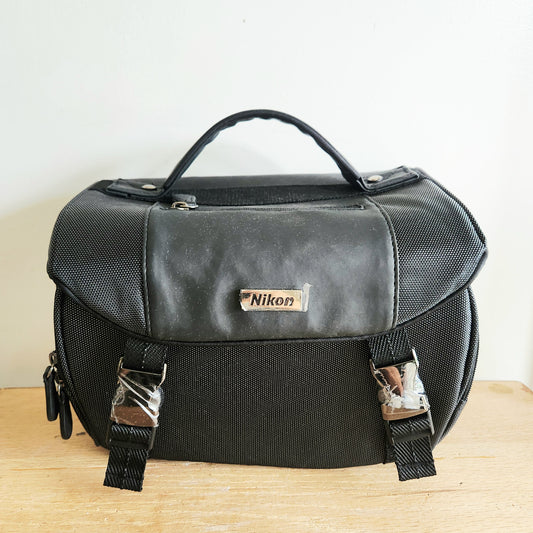 Nikon Deluxe Digital SLR Black Padded Camera Shoulder Bag NEW