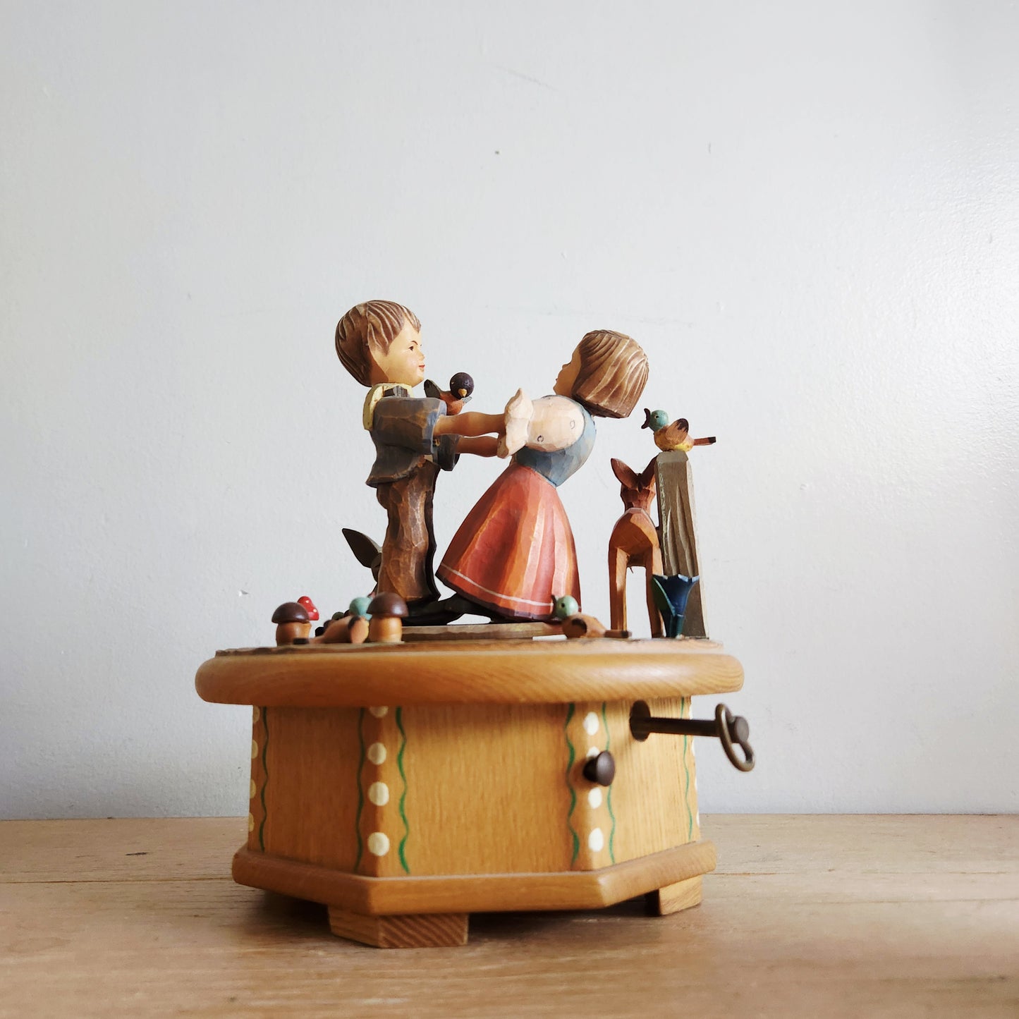 Vintage Thorens Anri Musical Wood Box Dancing People "Shall we dance" 7.5"H Swiss Musical Movement