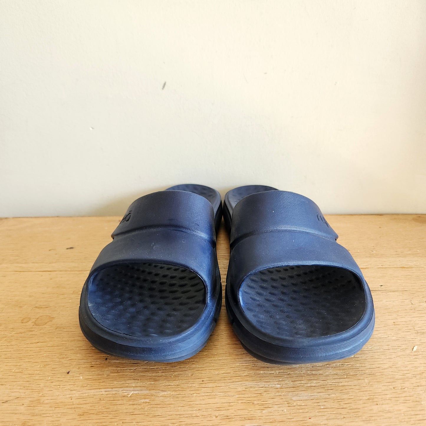 Rÿka Re-Zorb Navy Cushion Slides - size 10