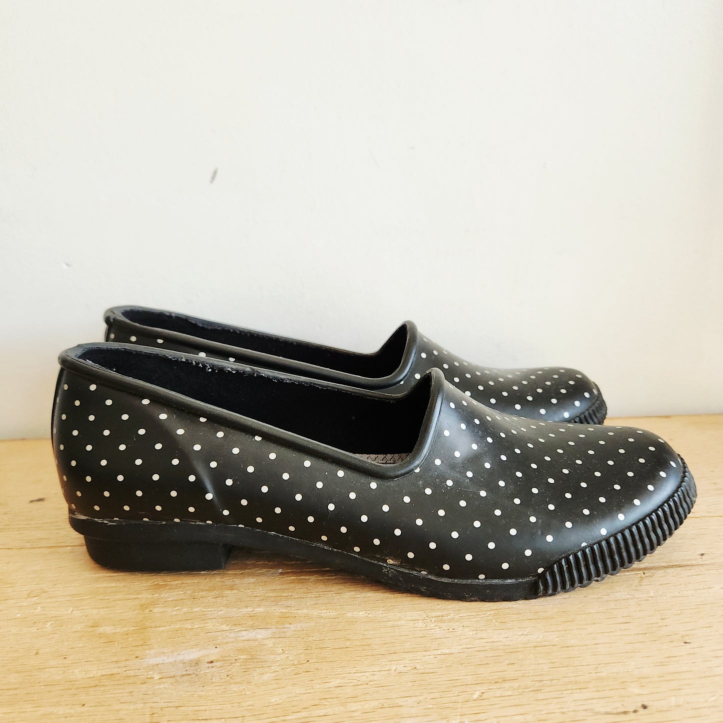 Cougar Waterproof Rain Shoes - size 9