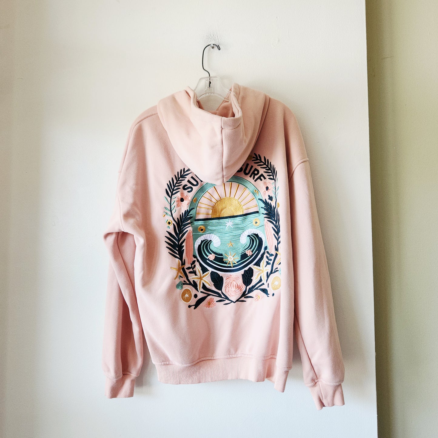 Sunset Surf 100% Cotton Sunset Embroidered Hoodie - L - Like New