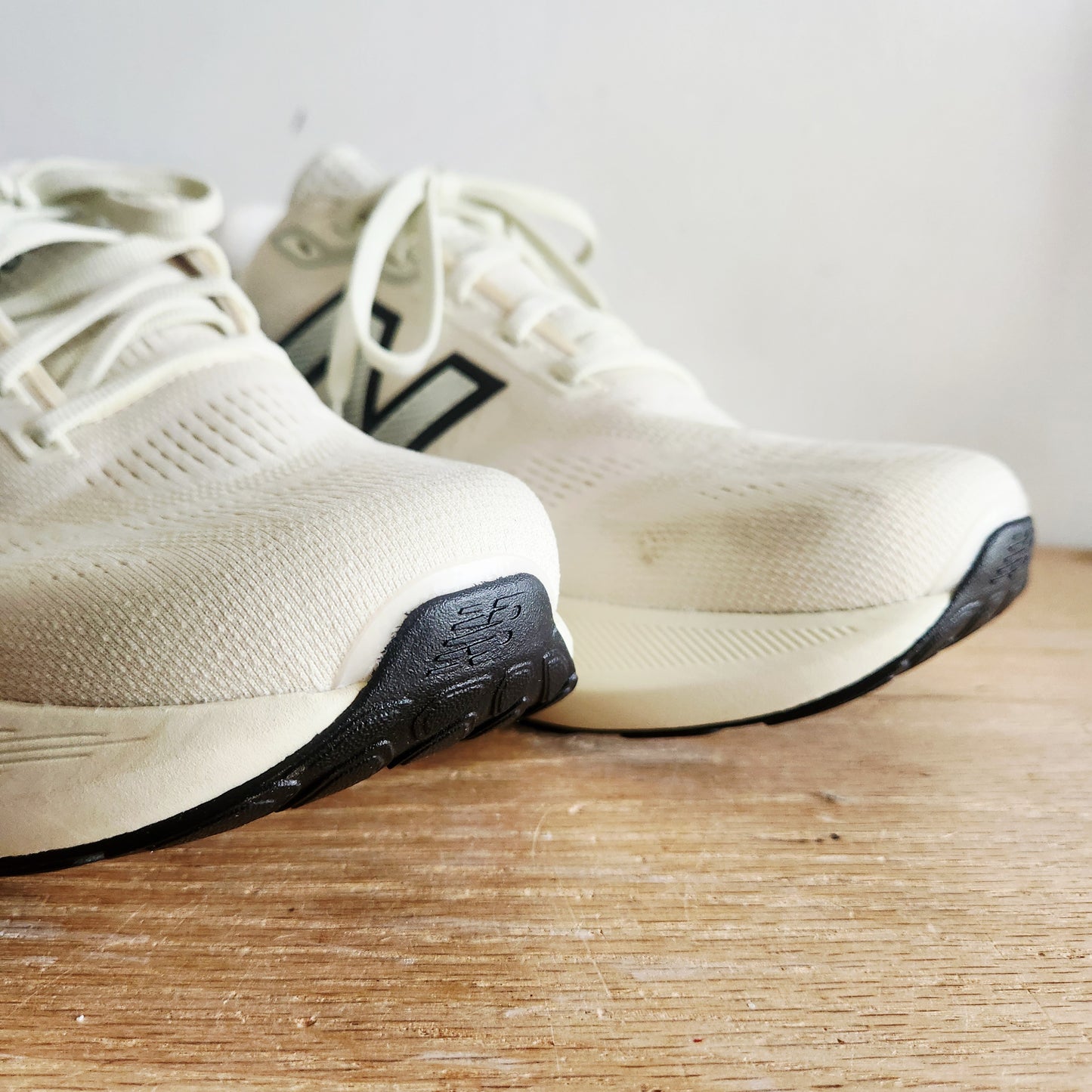 New Balance Fresh Foam X 880v15 Gore Tex Shoes Womens 10