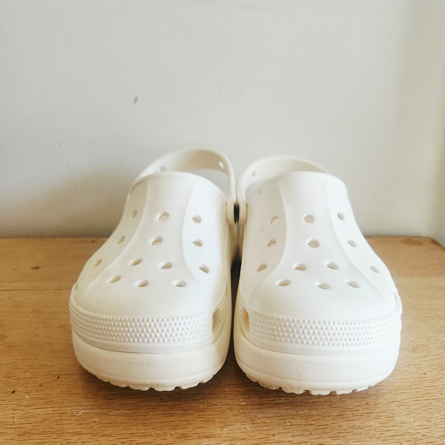 Crocs White Platform Clogs - size Women's 8