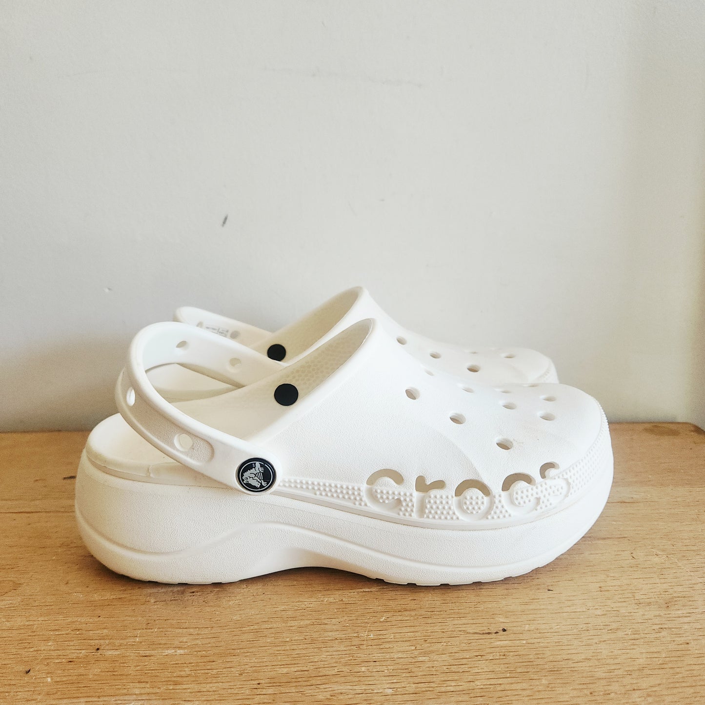 Crocs White Platform Clogs - size Women's 8