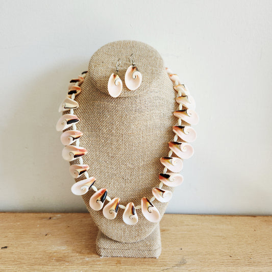 Shell Necklace & Earrings Set