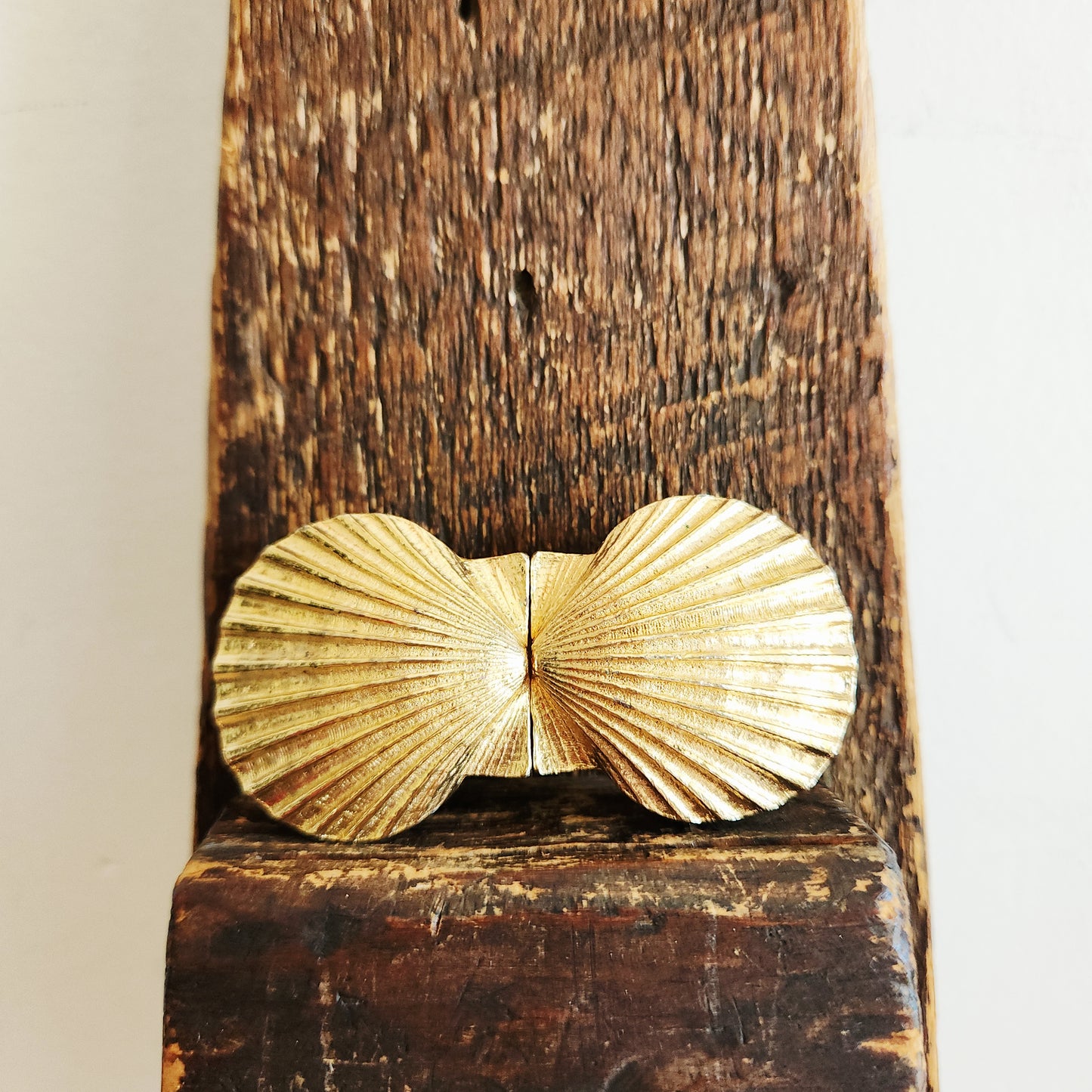 Mimi Di N Shell Belt Buckle